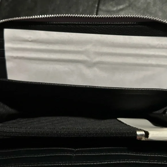 Steve Madden Light Purple Wristlet - Picture 5 of 6